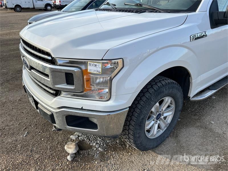 Ford F-150 XLT 4x4 Crew Cab Pickup أخرى