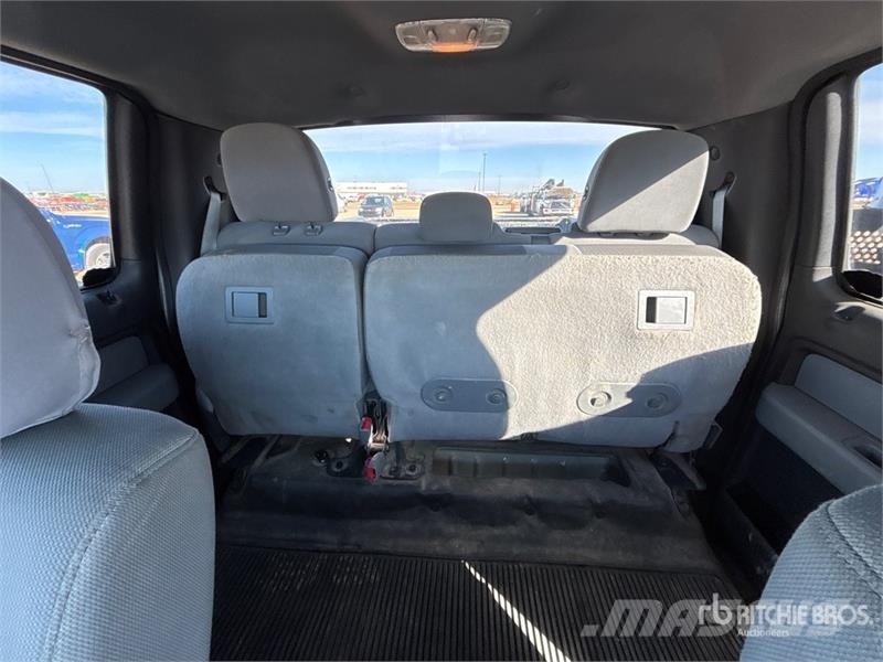 Ford F-150 XLT 4x4 Crew Cab Pickup Muu