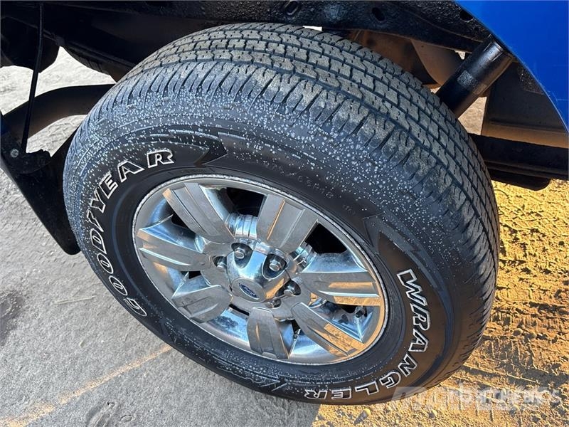 Ford F-150 XLT 4x4 Crew Cab Pickup Drugi