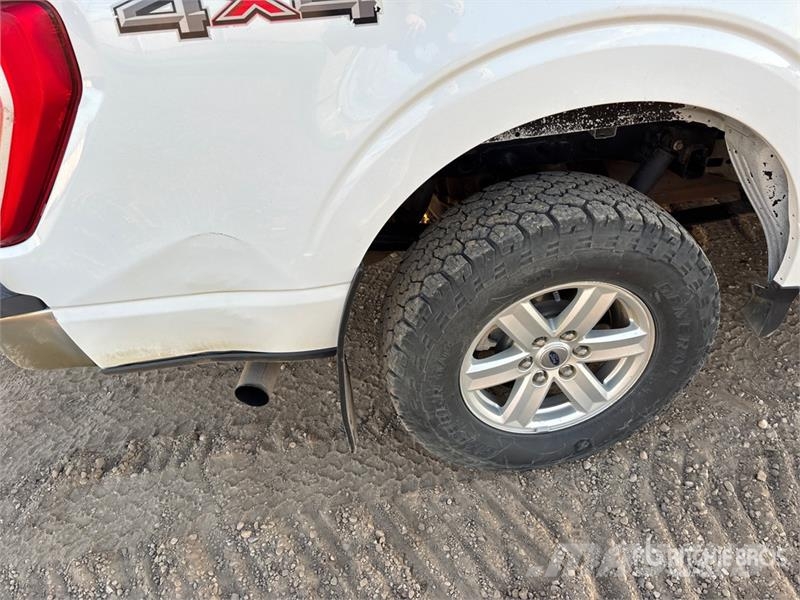 Ford F-150 XLT 4x4 Crew Cab Pickup Інше