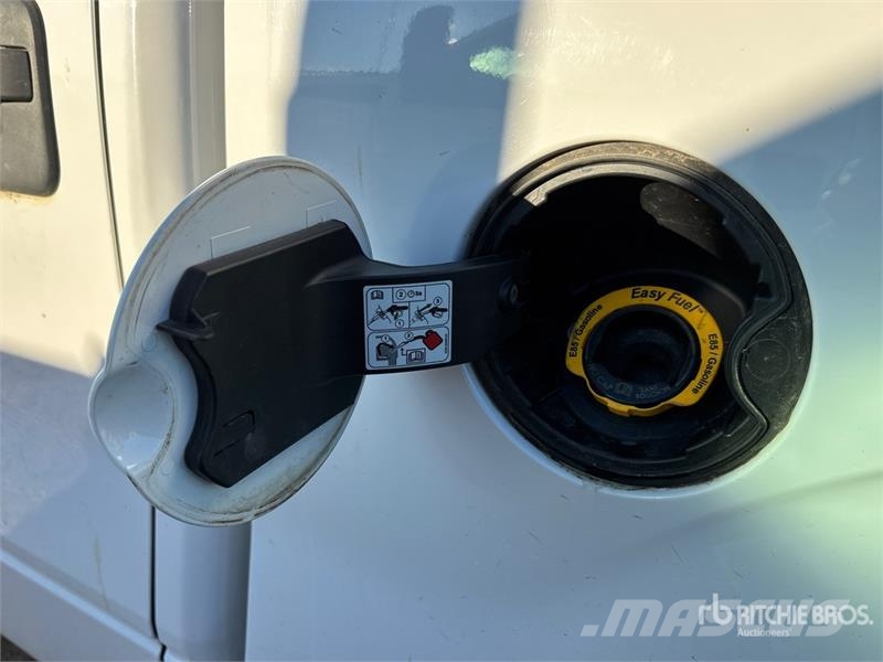 Ford F-150 XLT 4x4 Crew Cab Pickup أخرى