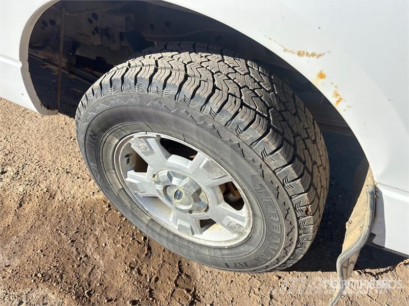 Ford F-150 XLT 4x4 Crew Cab Pickup Diger