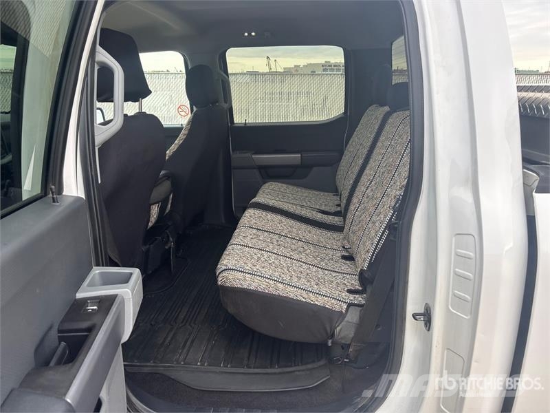 Ford F-150 XLT 4x4 Crew Cab Pickup Andere Transporter