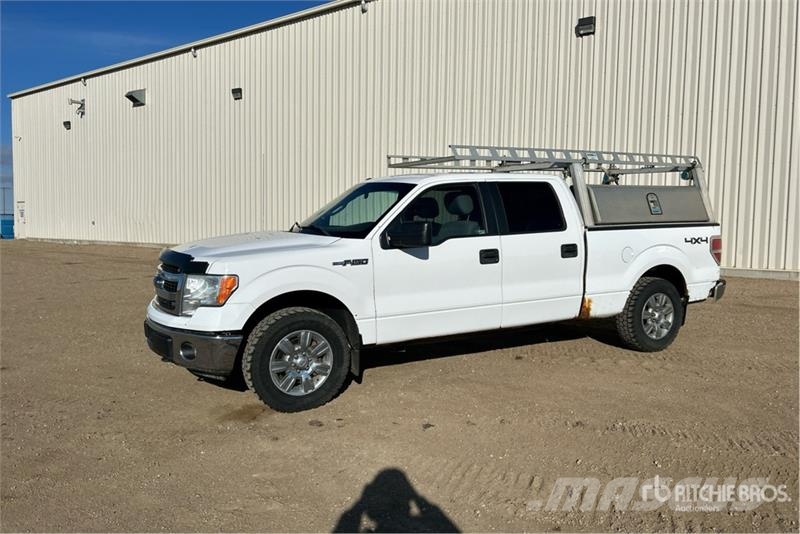 Ford F-150 XLT 4x4 Crew Cab Pickup Ostalo