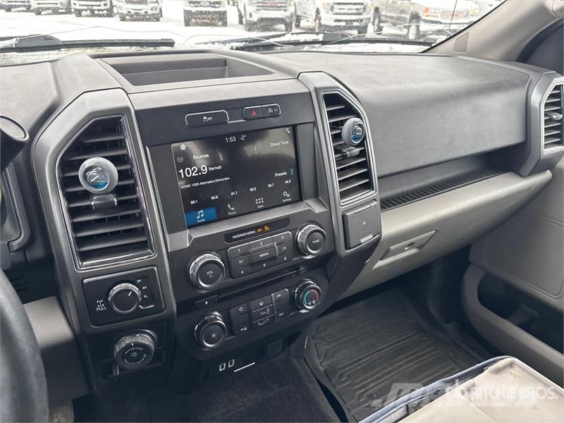 Ford F-150 XLT 4x4 Crew Cab Pickup أخرى