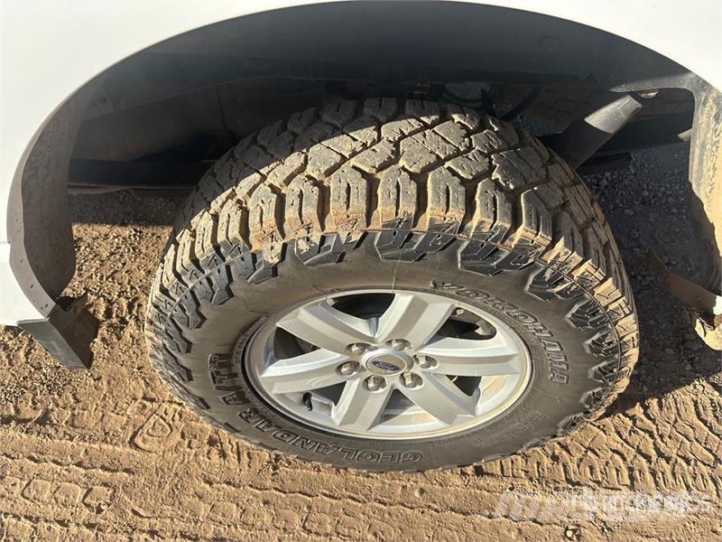 Ford F-150 XLT 4x4 Crew Cab Pickup Other
