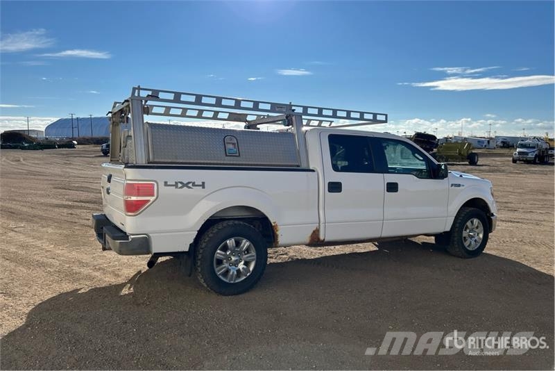 Ford F-150 XLT 4x4 Crew Cab Pickup Ostalo