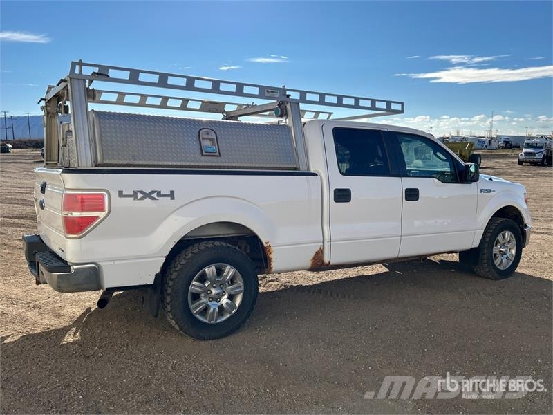 Ford F-150 XLT 4x4 Crew Cab Pickup Ostalo