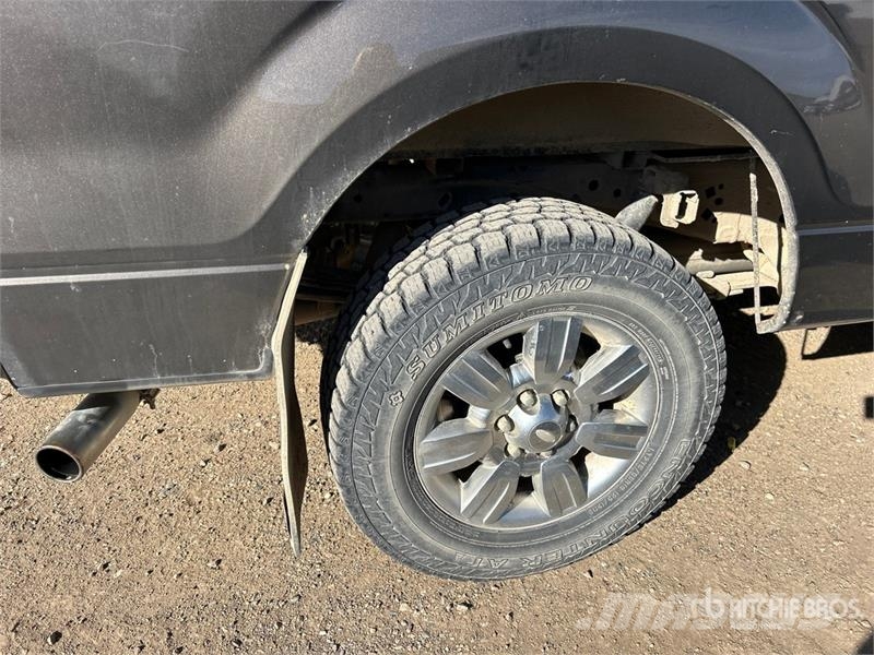 Ford F-150 XLT 4x4 Crew Cab Pickup Egyéb