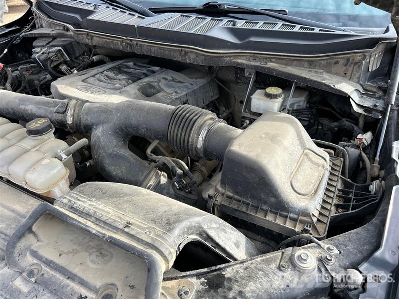 Ford F-150 XLT 4x4 Crew Cab Pickup Other