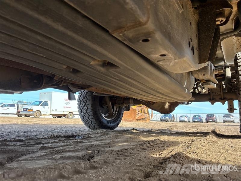 Ford F-150 XLT 4x4 Crew Cab Pickup Ostalo
