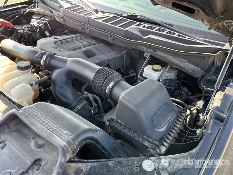 Ford F-150 XLT 4x4 Crew Cab Pickup Ostalo