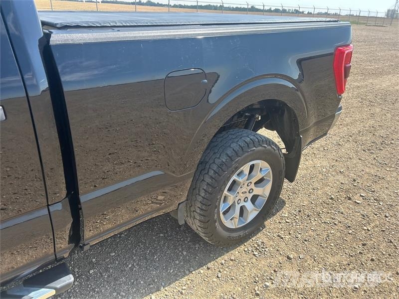 Ford F-150 XLT 4x4 Crew Cab Pickup Ostalo