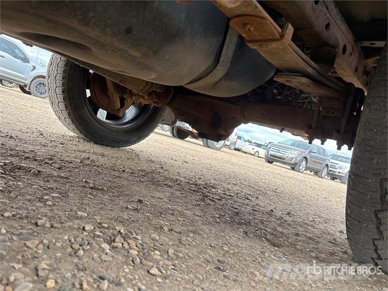 Ford F-150 XLT 4x4 Crew Cab Pickup Muu