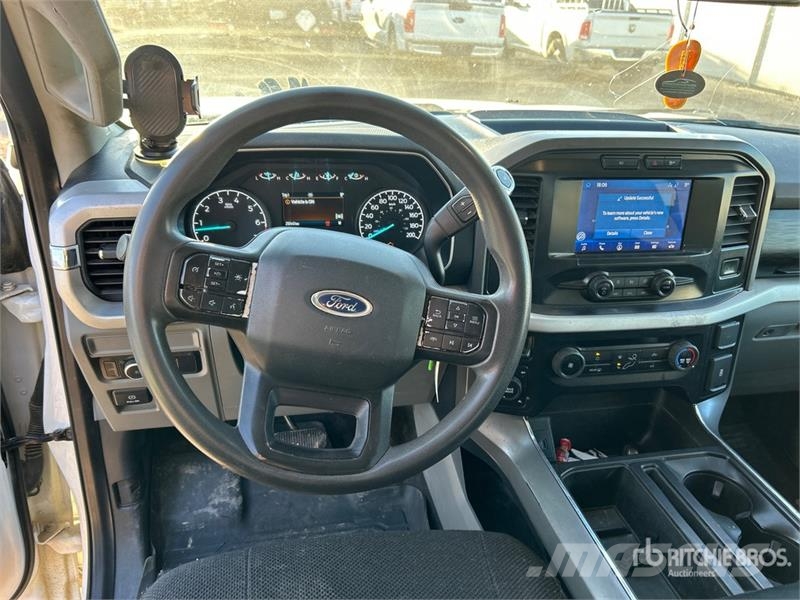 Ford F-150 XLT 4x4 Crew Cab Pickup Andere Transporter