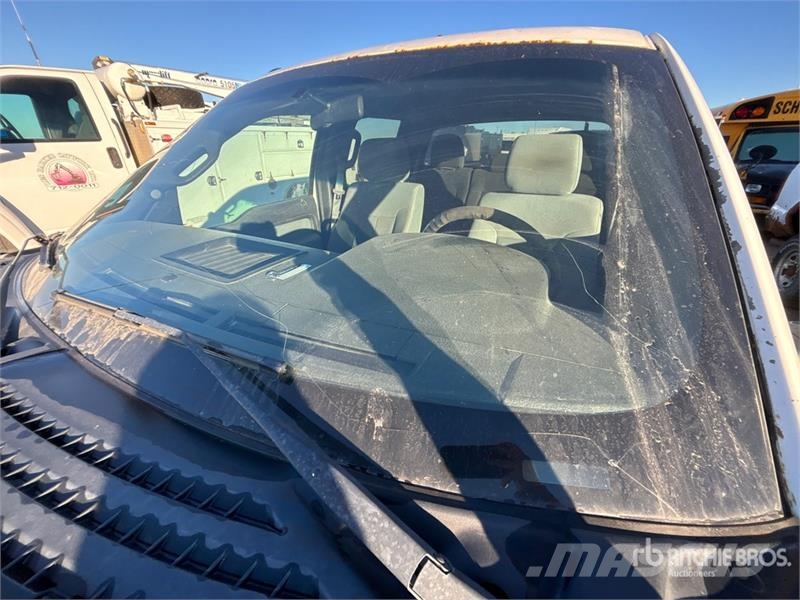 Ford F-150 XLT 4x4 Crew Cab Pickup أخرى