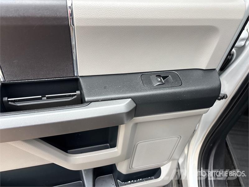 Ford F-150 XLT 4x4 Crew Cab Pickup Ostalo