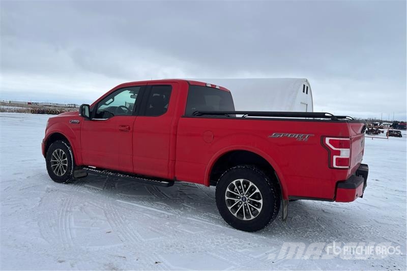 Ford F-150 XLT 4x4 Extended Cab Pickup Muu