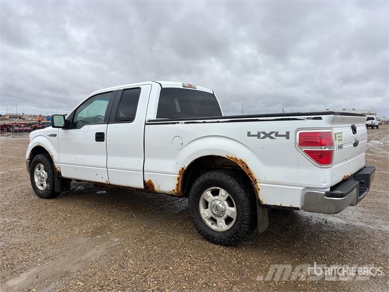 Ford F-150 XLT 4x4 Extended Cab Pickup Andre varebiler