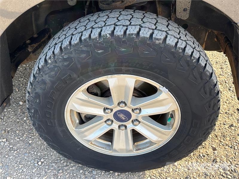 Ford F-150 XLT 4x4 Extended Cab Pickup Drugi