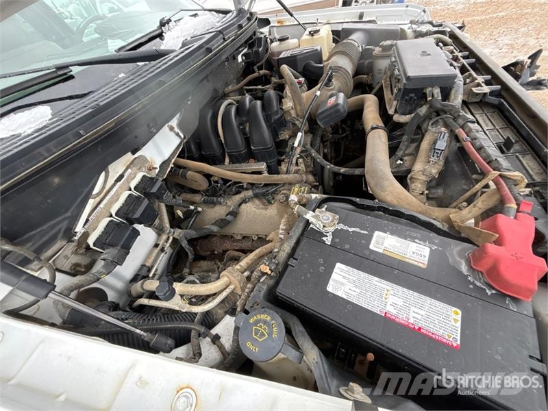 Ford F-150 XLT 4x4 Extended Cab Pickup Andre varebiler