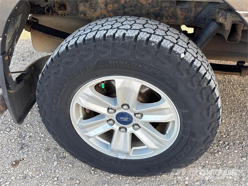 Ford F-150 XLT 4x4 Extended Cab Pickup Drugi