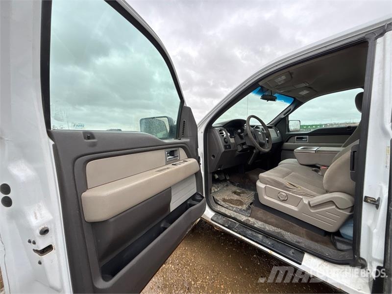 Ford F-150 XLT 4x4 Extended Cab Pickup Andre varebiler