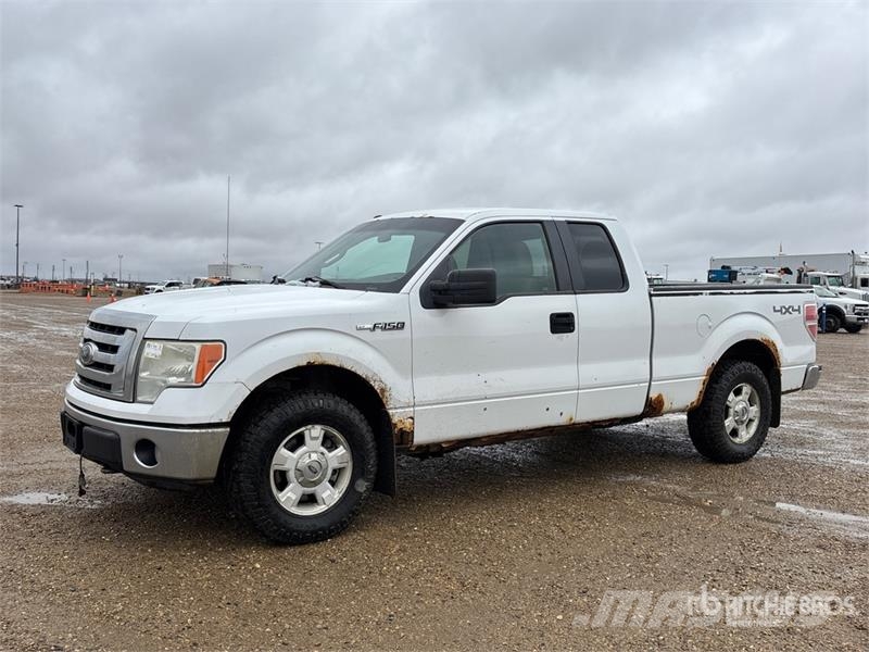 Ford F-150 XLT 4x4 Extended Cab Pickup Andre varebiler