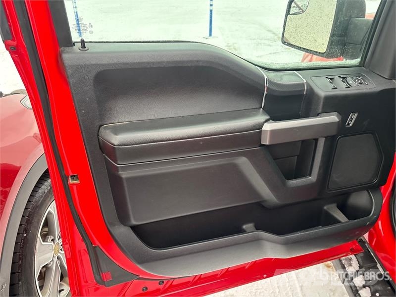 Ford F-150 XLT 4x4 Extended Cab Pickup Muu