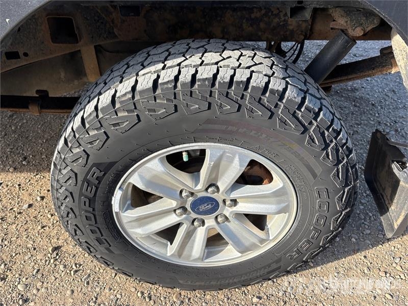 Ford F-150 XLT 4x4 Extended Cab Pickup Drugi