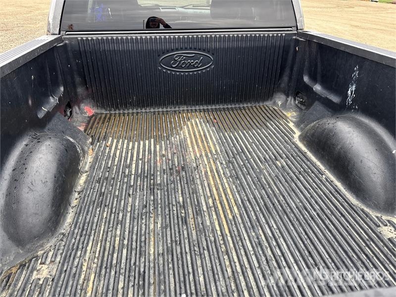 Ford F-150 XLT 4x4 Extended Cab Pickup أخرى