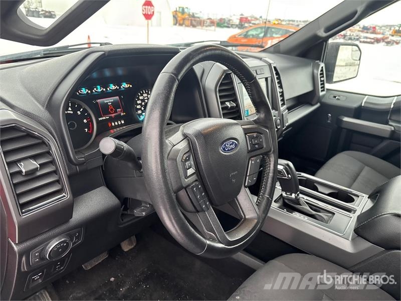 Ford F-150 XLT 4x4 Extended Cab Pickup Muu