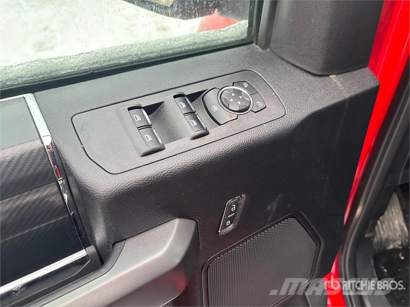 Ford F-150 XLT 4x4 Extended Cab Pickup Muu