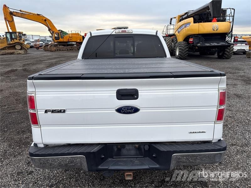 Ford F-150 XLT 4x4 Extended Cab Pickup أخرى