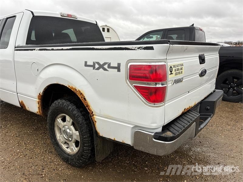 Ford F-150 XLT 4x4 Extended Cab Pickup Andre varebiler