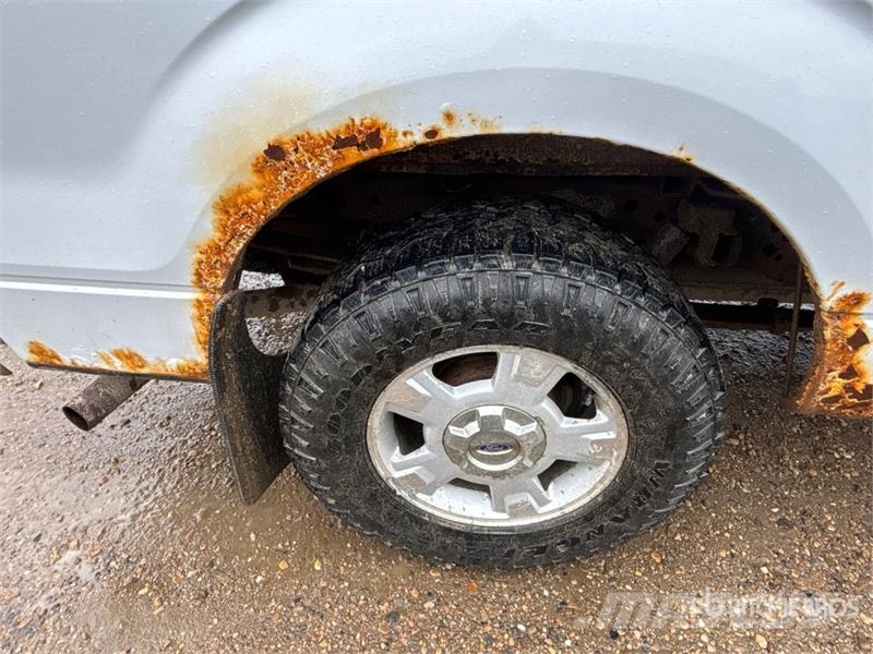 Ford F-150 XLT 4x4 Extended Cab Pickup Andre varebiler
