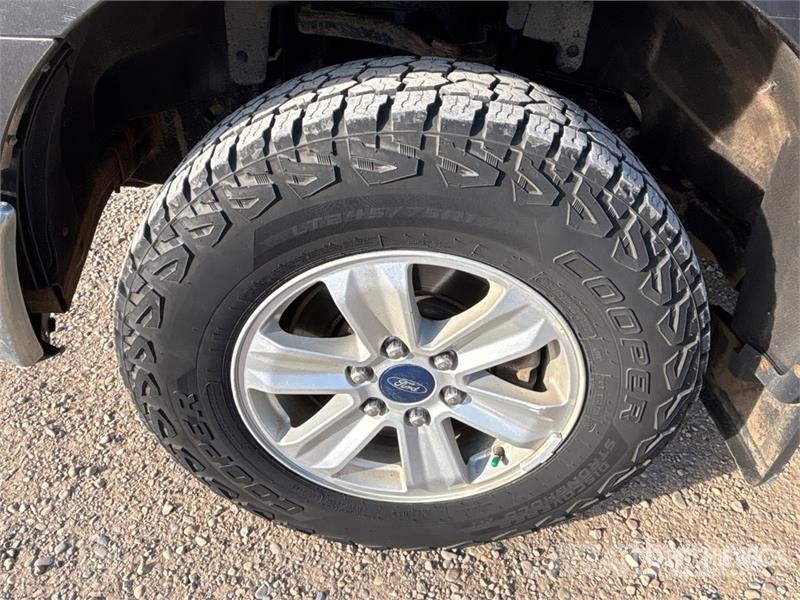Ford F-150 XLT 4x4 Extended Cab Pickup Drugi