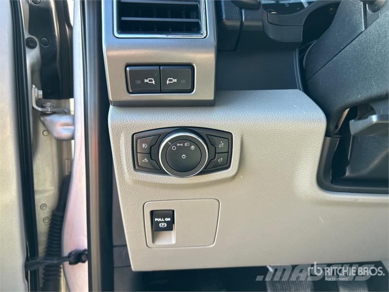 Ford F-150 XLT 4x4 Pickup Andere Transporter
