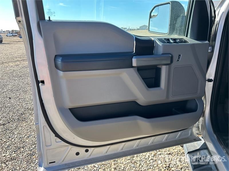 Ford F-150 XLT 4x4 Pickup Andere Transporter