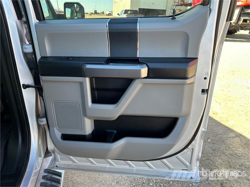 Ford F-150 XLT 4x4 Pickup Andere Transporter