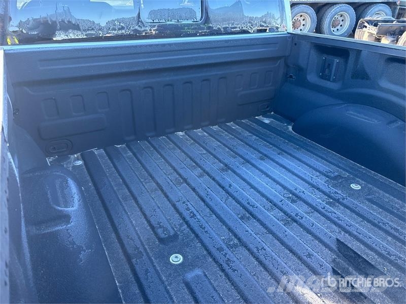 Ford F-150 XLT FX4 4x4 Crew Cab Pickup Egyéb