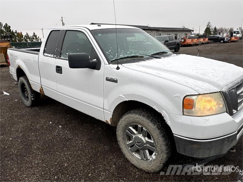 Ford F-150 XLT SD 4x4 Extended Cab Pickup Muu