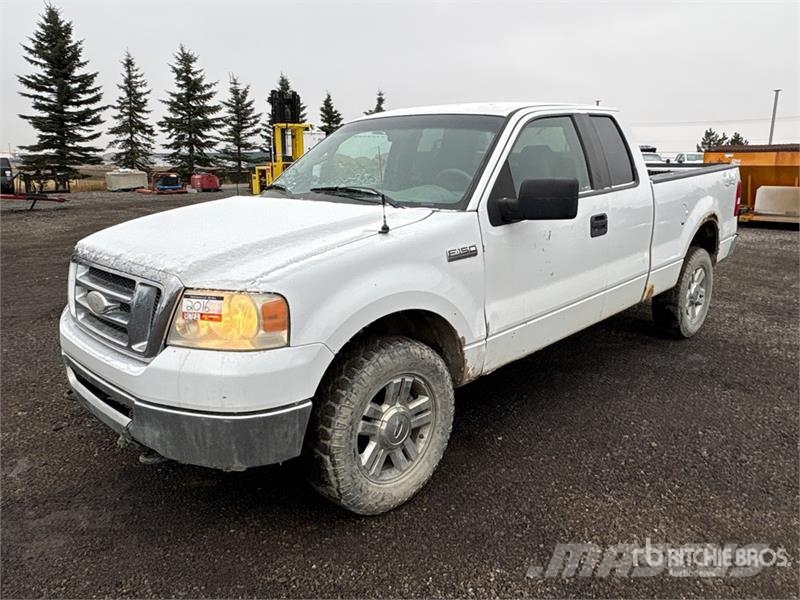 Ford F-150 XLT SD 4x4 Extended Cab Pickup Muu