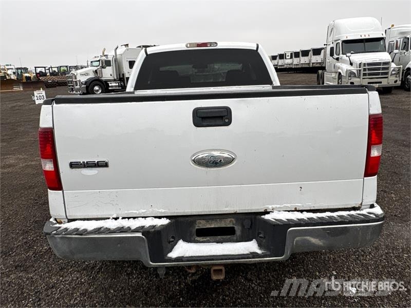 Ford F-150 XLT SD 4x4 Extended Cab Pickup Muu