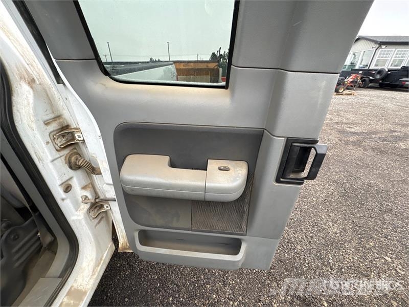 Ford F-150 XLT SD 4x4 Extended Cab Pickup Muu