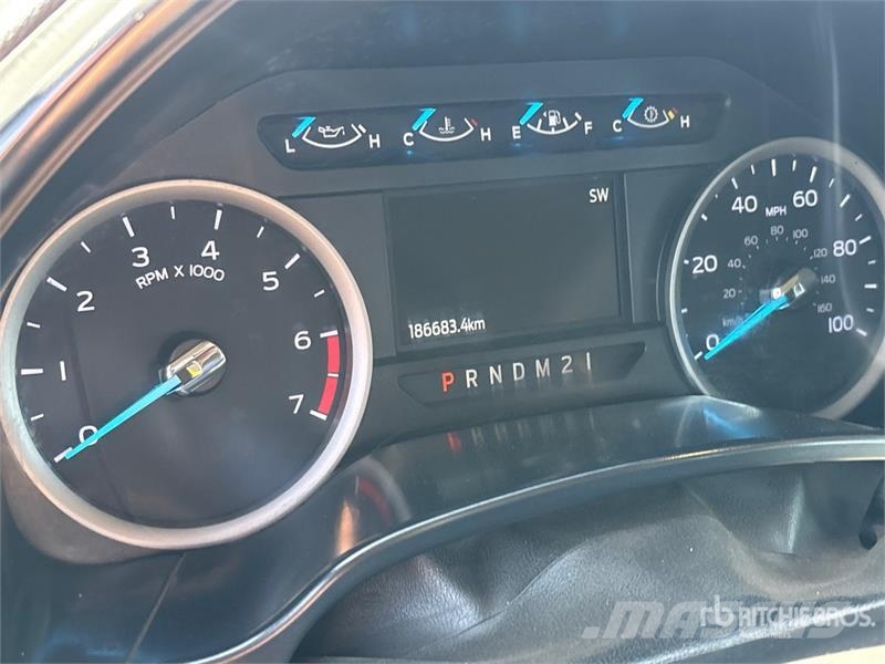 Ford F-250 Φορτηγά Kαρότσα με ανοιγόμενα πλαϊνά