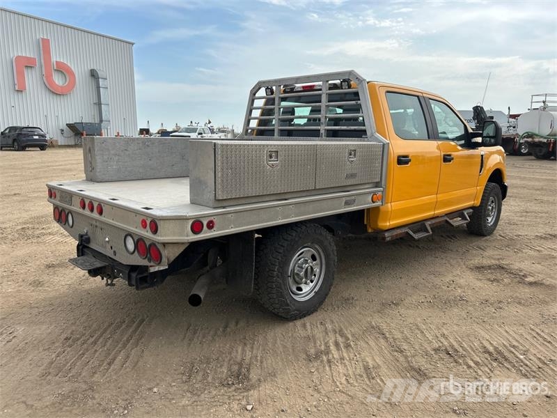 Ford F-250 Kamioni sa otvorenim sandukom