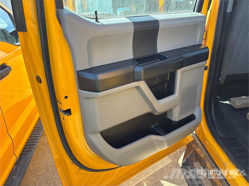 Ford F-250 Kamioni sa otvorenim sandukom