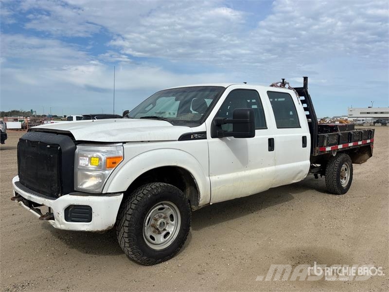 Ford F-250 平板栏板货车