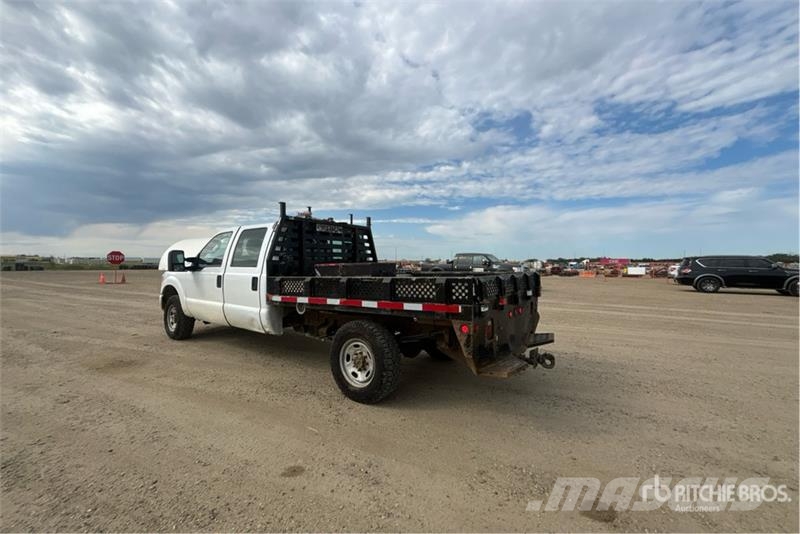 Ford F-250 平板栏板货车
